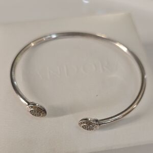 Authentic pandora Bangle